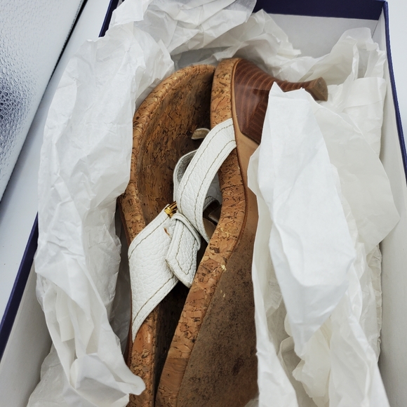 Stuart Weitzman White Thong Sandals 7.5 - Picture 10 of 12